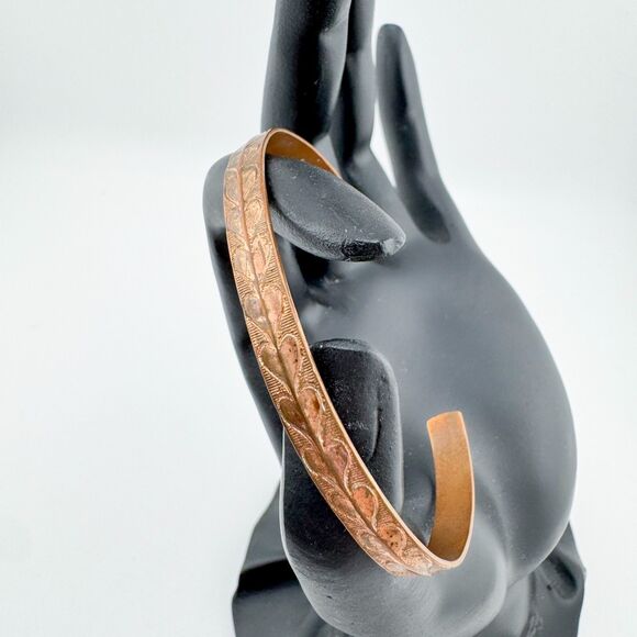 Vintage Etched Copper Heart Cuff Bracelet Leaf Pattern Boho Rustic Southwestern - Picture 2 of 6